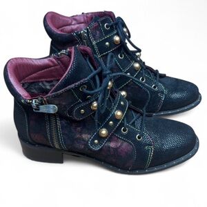 L’Artiste Chrissy Studded Lace Up Ankle Boots Size 38(7.5-8) Metallic Boho Moto